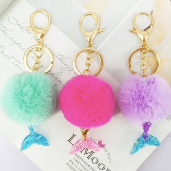 Accessories - Mermaid Tail Fluffy Charm (1)